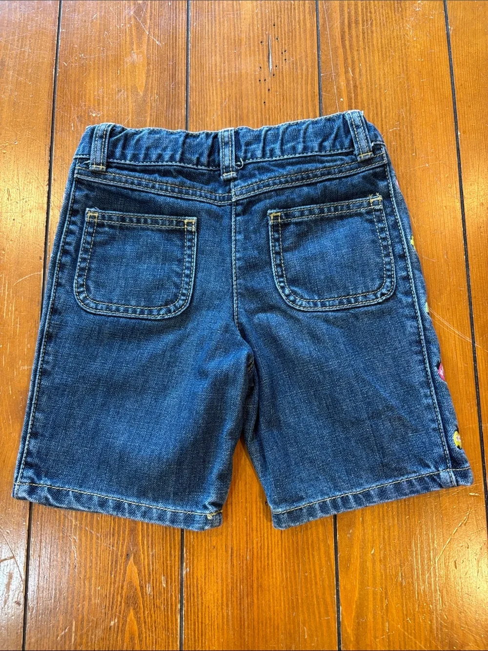 Gymboree Dark Blue Denim Shorts with Side Embroidered Ladybugs Girls Size 4 EUC